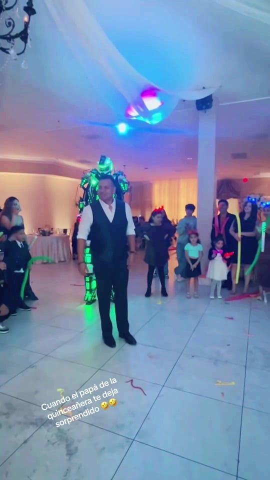Post 10 by #djfantasticoaz on TikTok (video)
