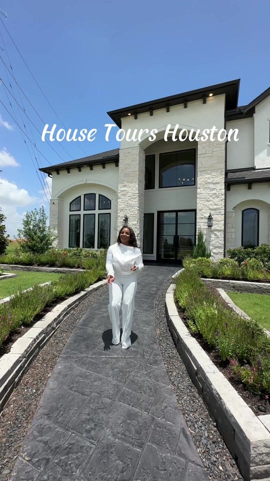 Post 8 by Jami B.|Life & Real Estate on TikTok (video)