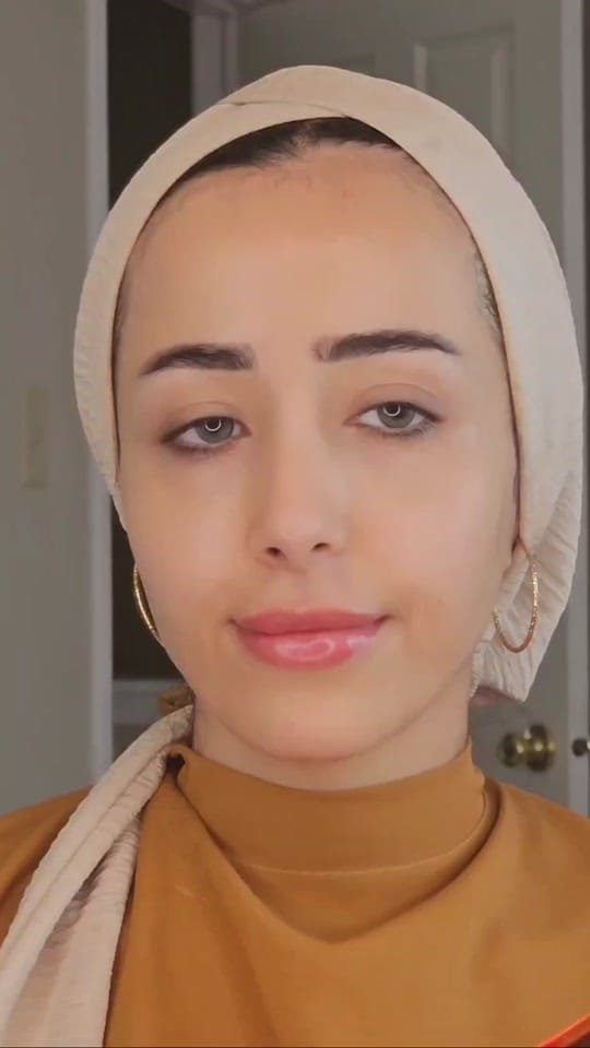Post 2 by Lujain || Makeup artist on TikTok (video)