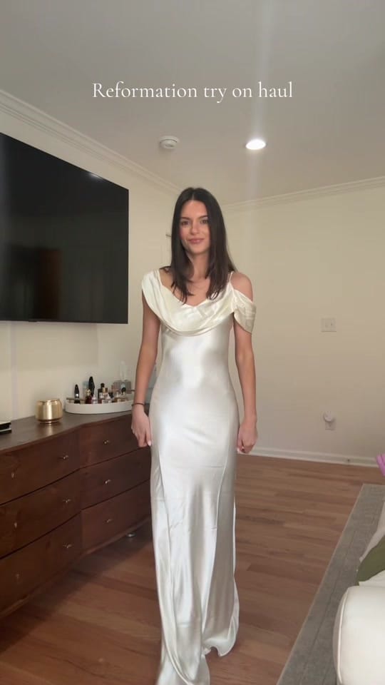 Post 2 by ena on TikTok (video)
