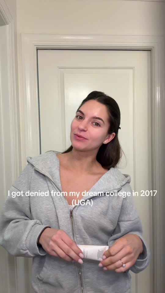 Post 6 by ena on TikTok (video)