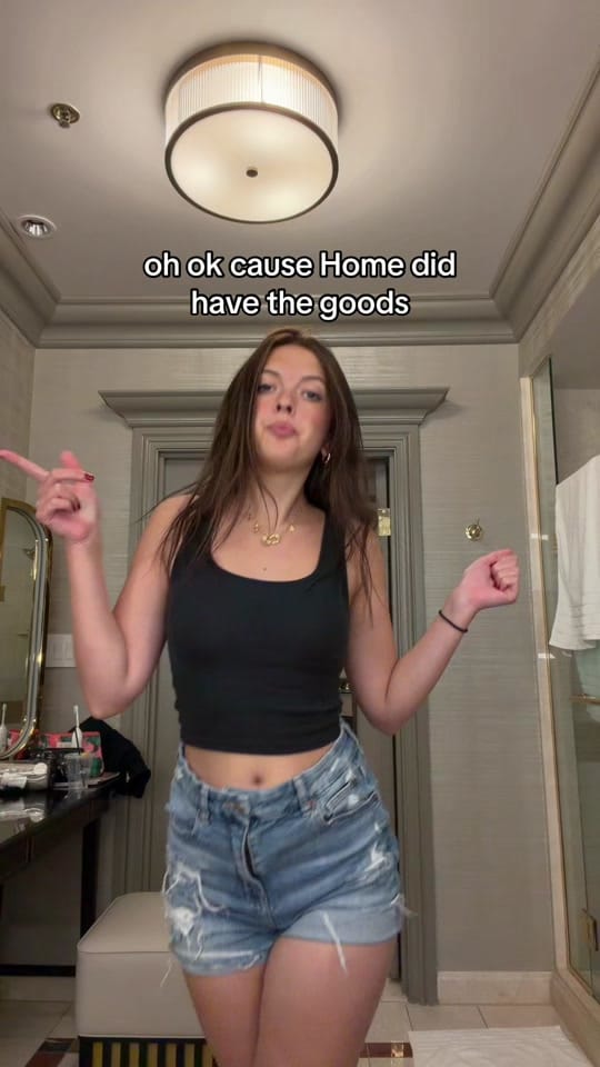 Post 2 by Anna Christine on TikTok (video)