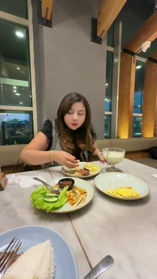Post 2 by Sugesti Edward Zarina Khan on TikTok (video)