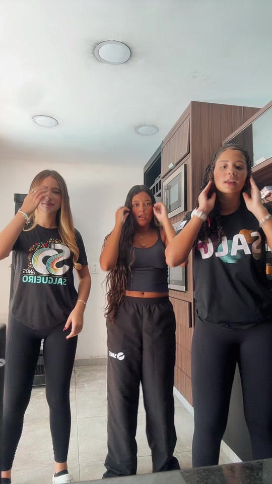 Post 4 by Emanuelly Sousa ⚜️ on TikTok (video)