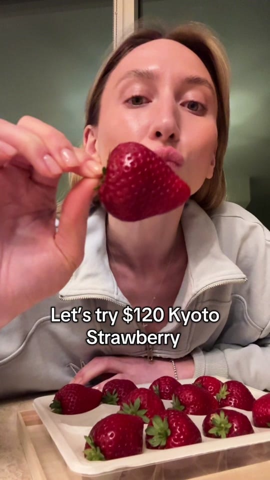 Post 4 by Anakreet on TikTok (video)