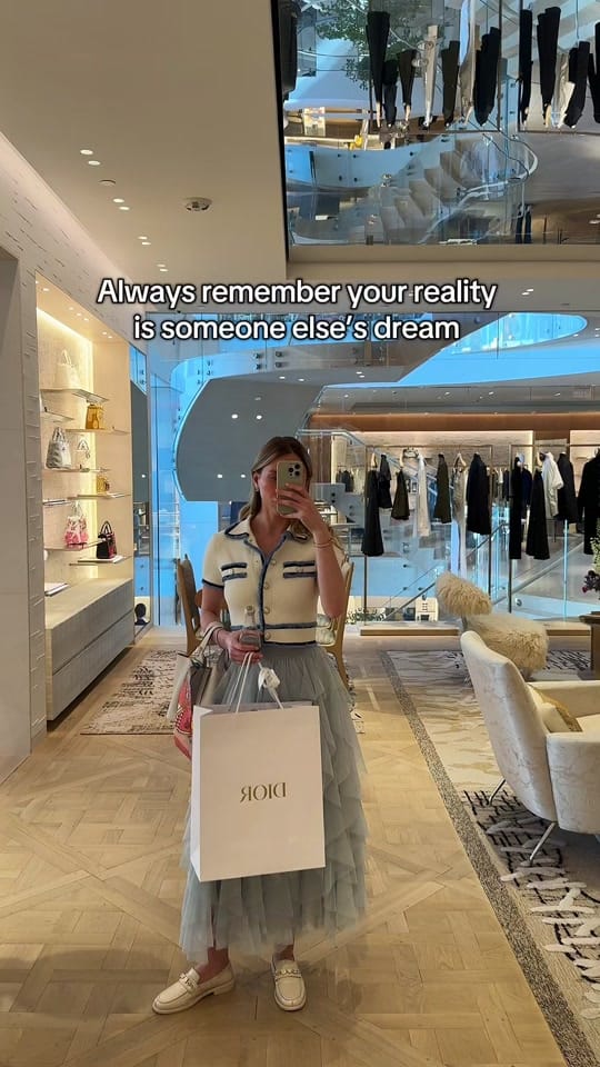 Post 6 by Anakreet on TikTok (video)