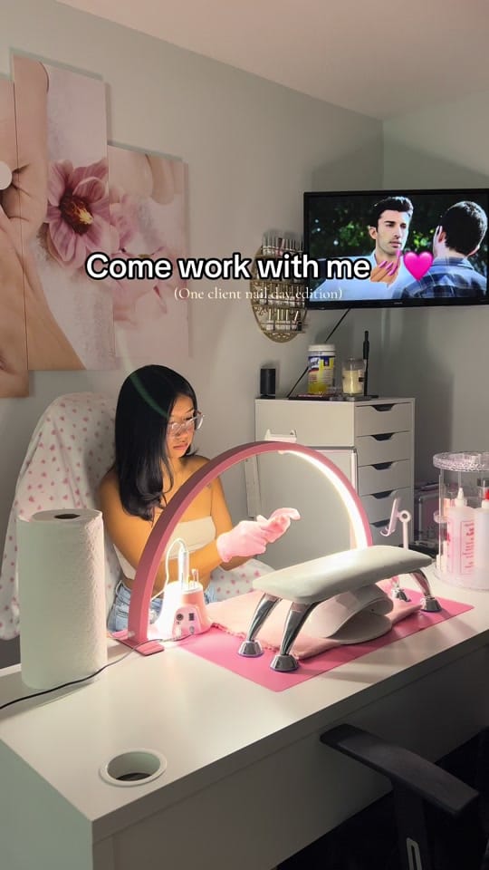 Post 9 by nailsbyadlih on TikTok (video)