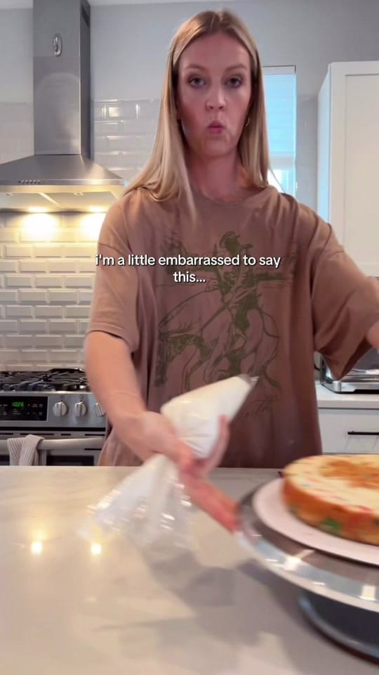 Post 1 by Nicole the Nomad on TikTok (video)