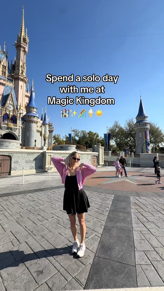Post 6 by Kat on TikTok (video)