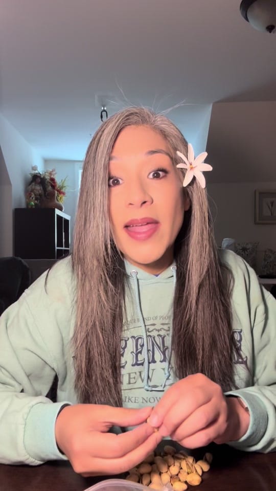 Post 10 by Rochelle 🌺 HI→NY Foodie on TikTok (video)