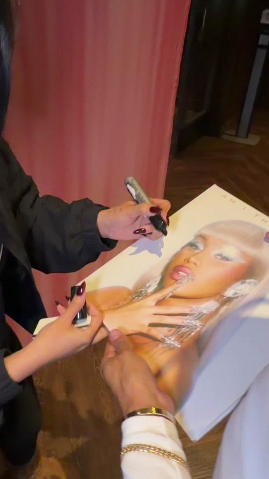 Post 1 by boomkackmua on TikTok (video)
