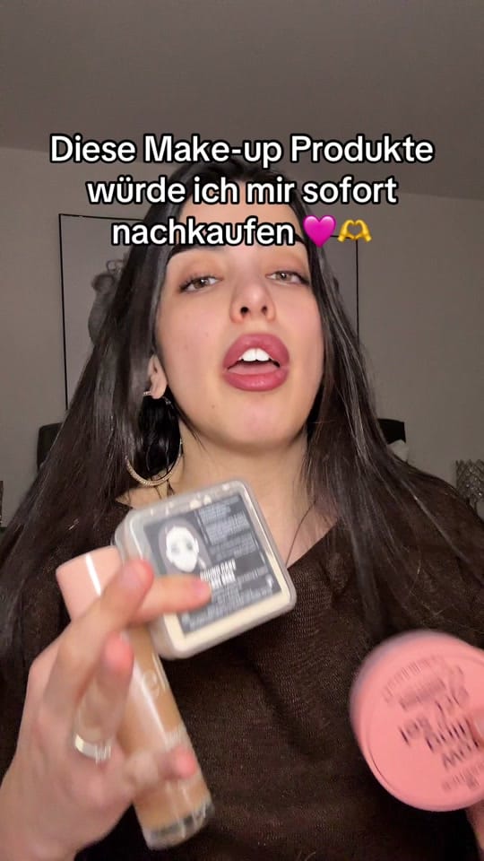 Post 3 by loungemedusa on TikTok (video)