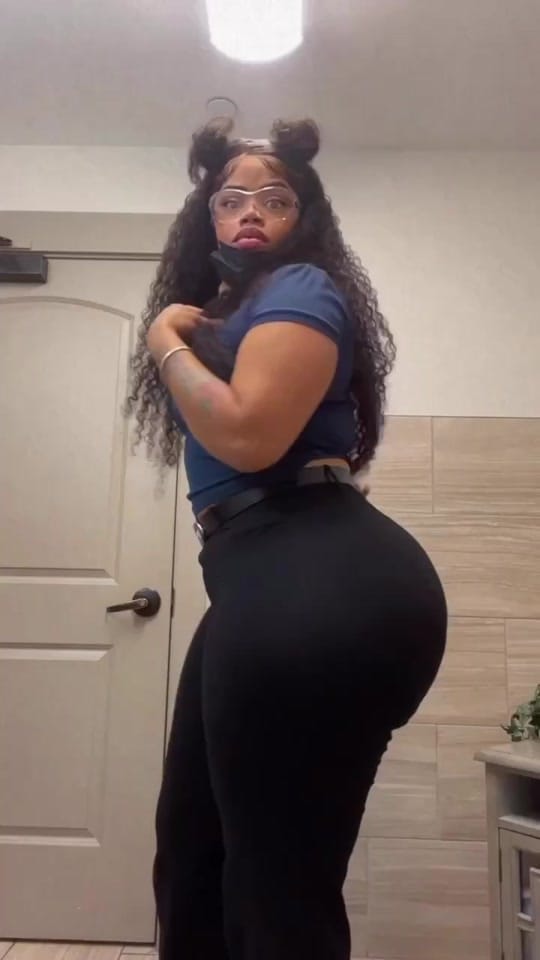 Post 7 by Twin Mia on TikTok (video)