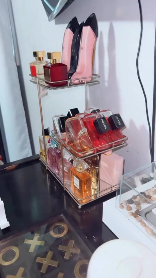Post 2 by Twin Mia on TikTok (video)