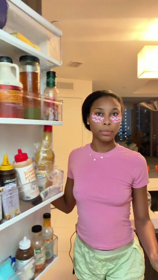 Post 6 by Lacara- Content Creator 🏝 on TikTok (video)