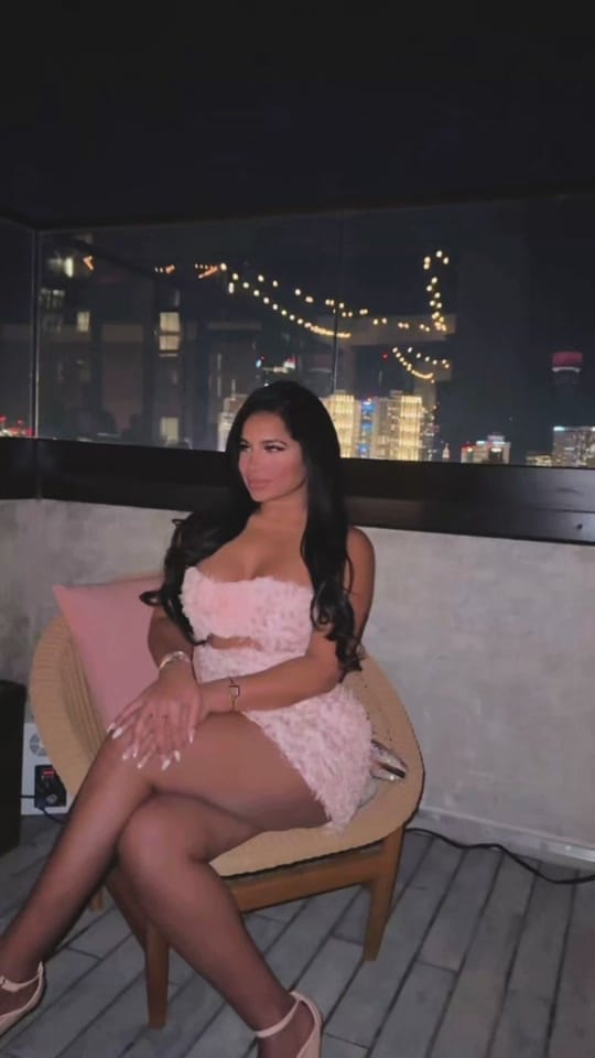 Post 4 by exoticyesenia on TikTok (video)
