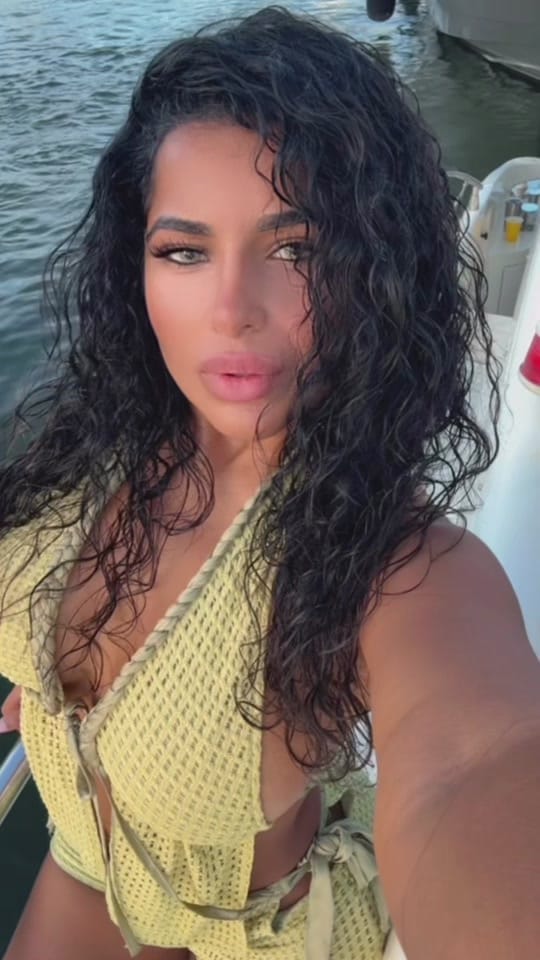 Post 6 by exoticyesenia on TikTok (video)