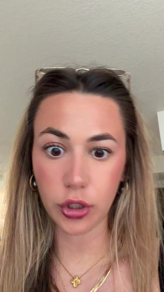 Post 8 by Amelia Rose on TikTok (video)
