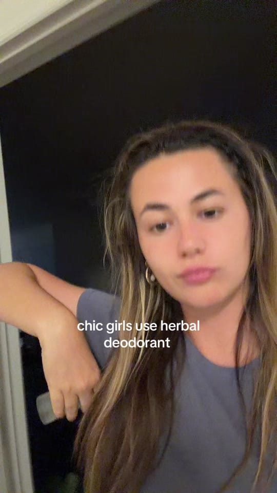 Post 3 by Amelia Rose on TikTok (video)