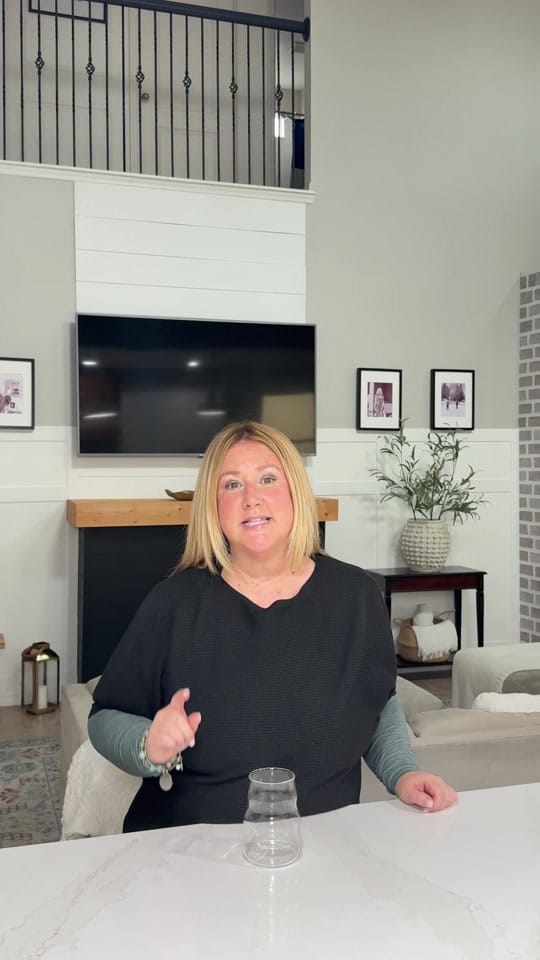 Post 8 by Kelly on TikTok (video)