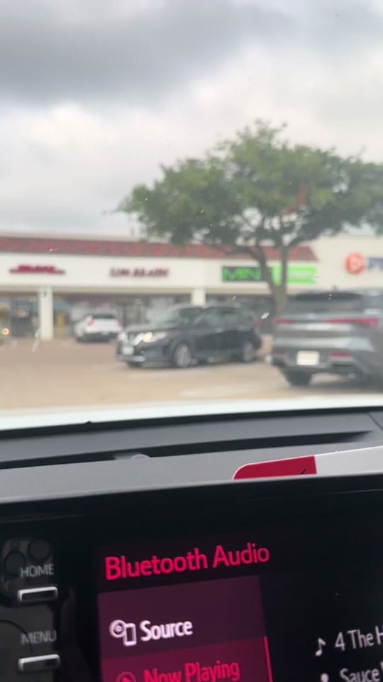 Post 10 by Vikki on TikTok (video)