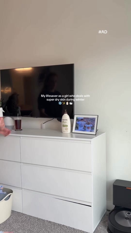 Post 2 by Jocelyn Davis on TikTok (video)
