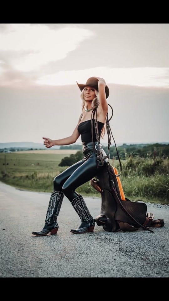 Post 10 by Laney Kay 📸 on TikTok (video)
