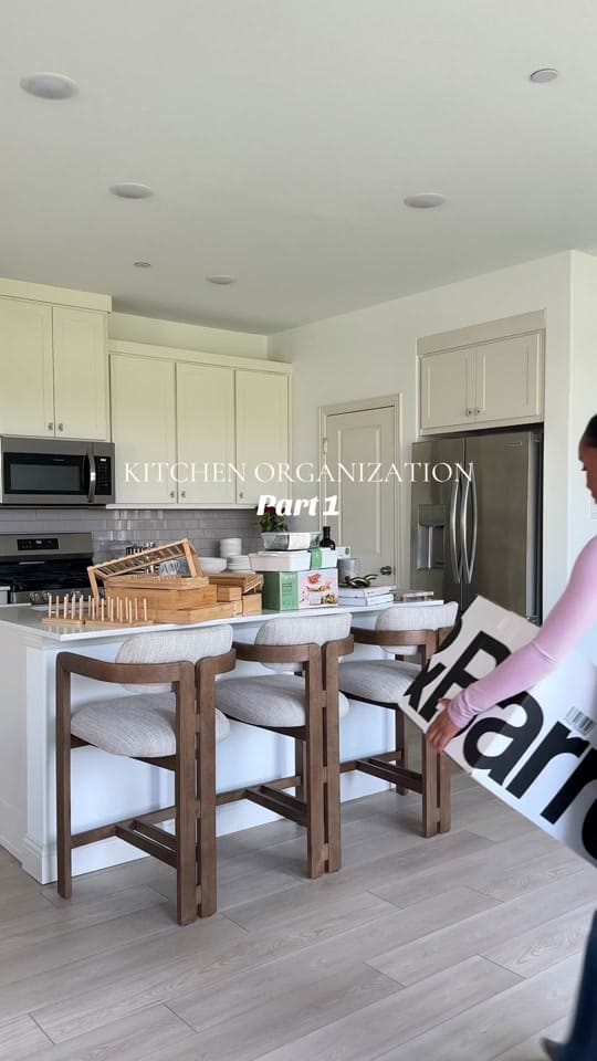 Post 10 by Liana on TikTok (video)