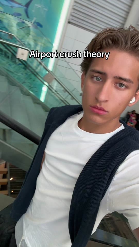 Post 8 by Alejandro on TikTok (video)