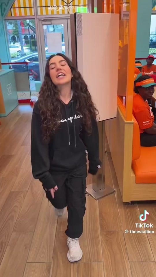 Post 4 by Izzy Nuzzo on TikTok (video)