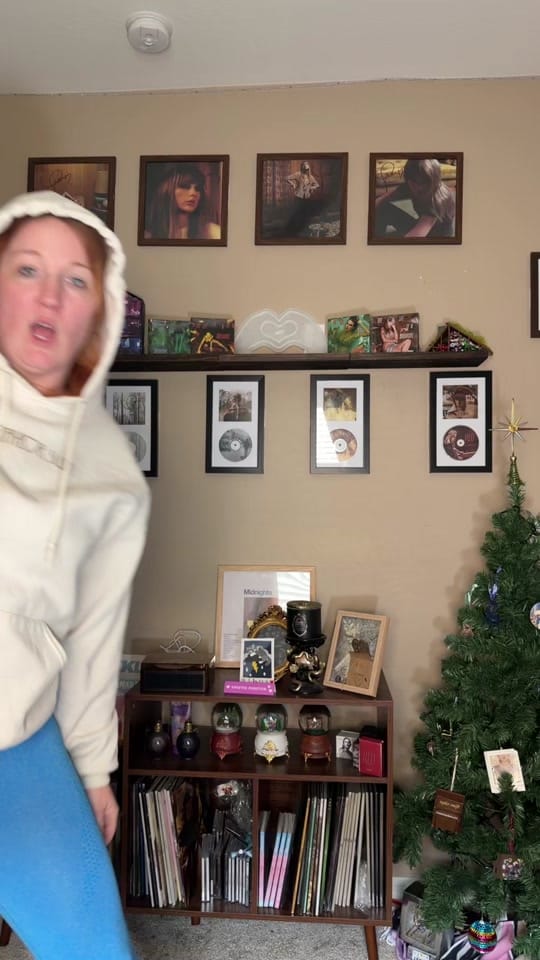 Post 2 by Vigilantestef - Makeup Swiftie on TikTok (video)
