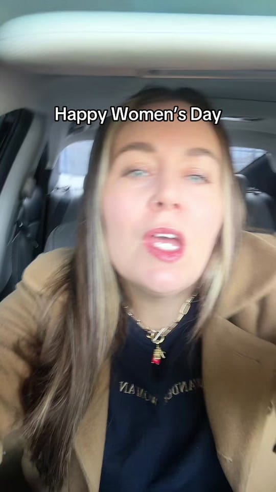 Post 5 by Courtney | Solo Travel 🌎 on TikTok (video)