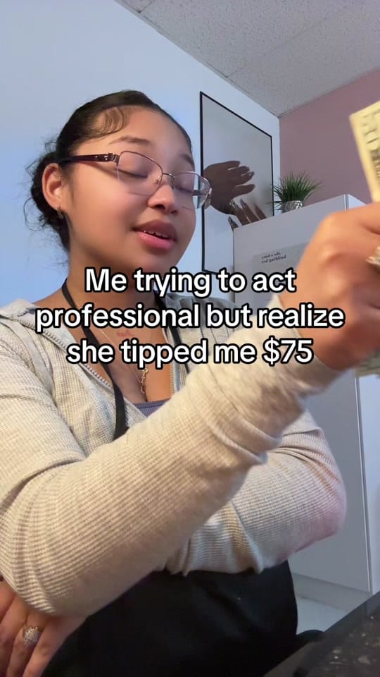 Post 2 by Nailsbylohali on TikTok (video)