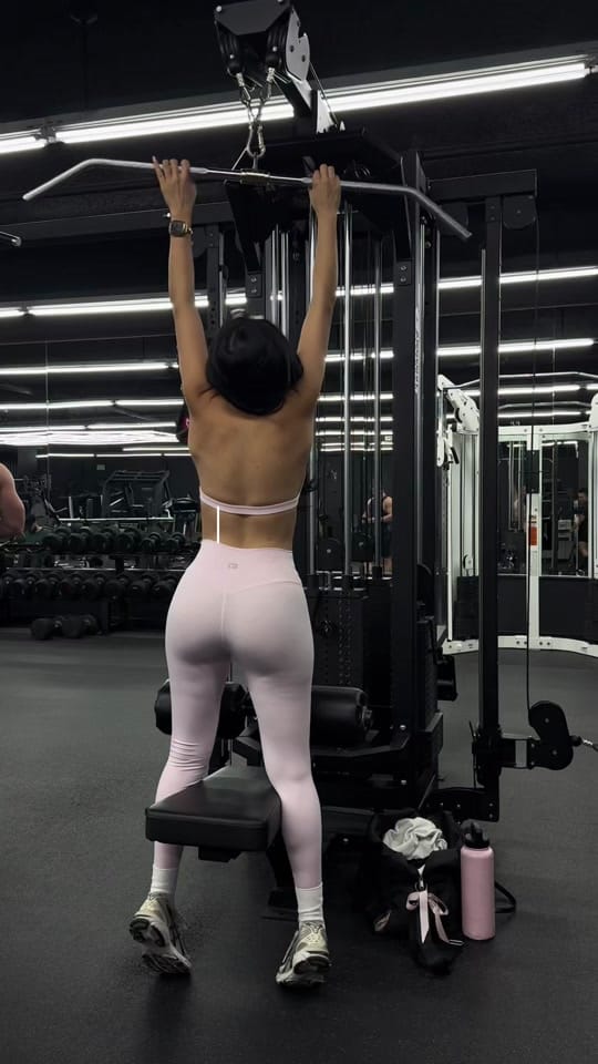 Post 4 by Stefany Melgar on TikTok (video)