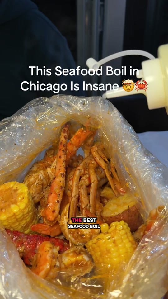 Post 2 by Yuni Exploring Chicago on TikTok (video)