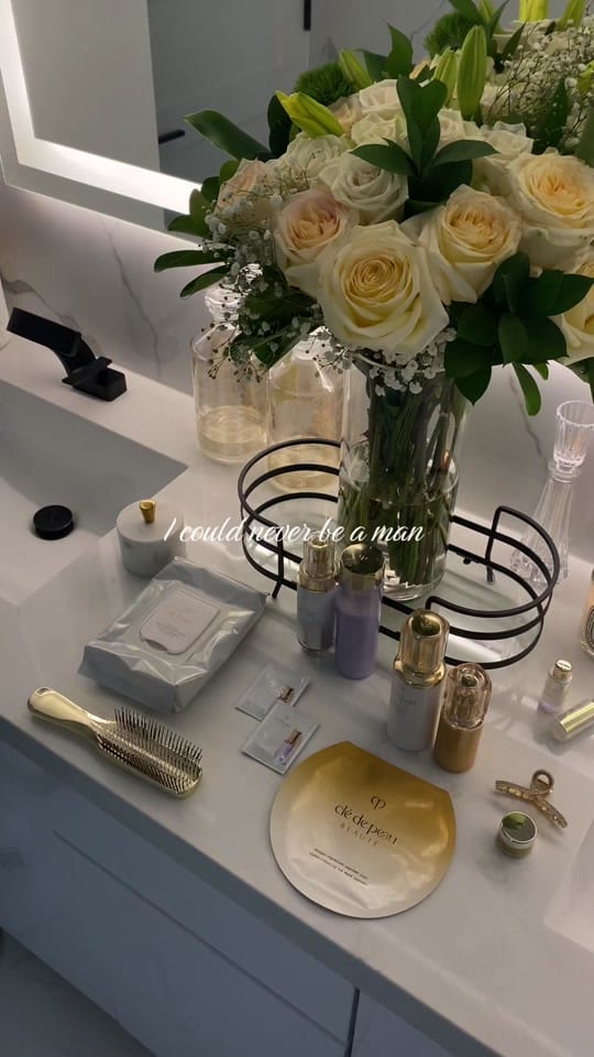 Post 2 by IG: Ebonys_worldd on TikTok (video)