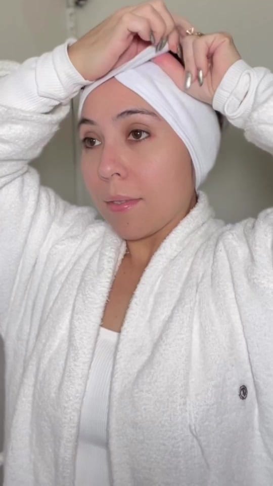 Post 6 by Skindeva on TikTok (video)