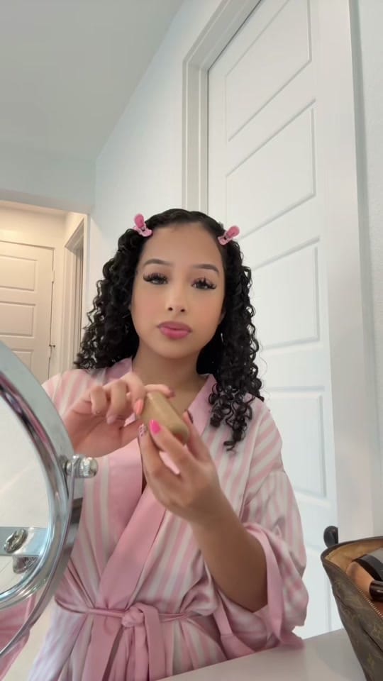 Post 5 by Kenia Wright on TikTok (video)