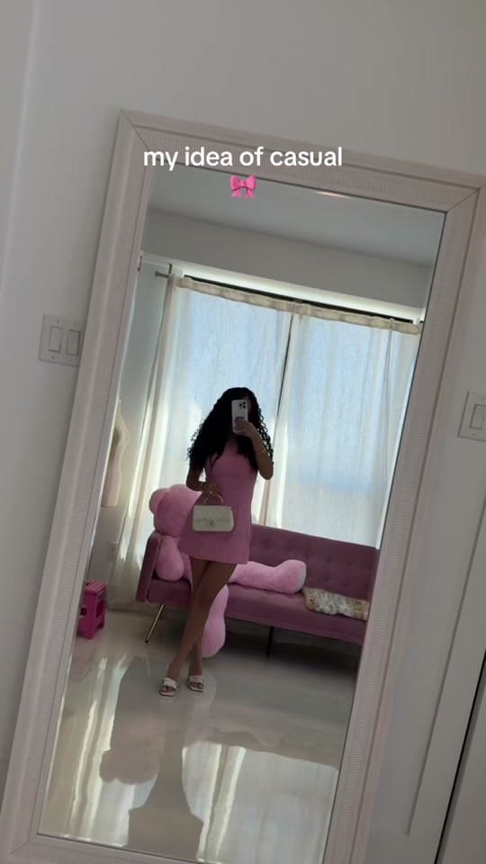 Post 4 by Kenia Wright on TikTok (video)