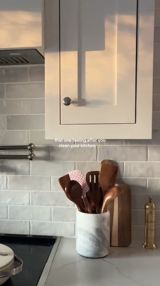 Post 6 by Valeria Evans on TikTok (video)