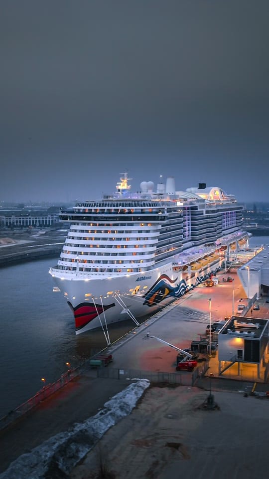 Post 6 by The German Cruise Spotter on TikTok (video)