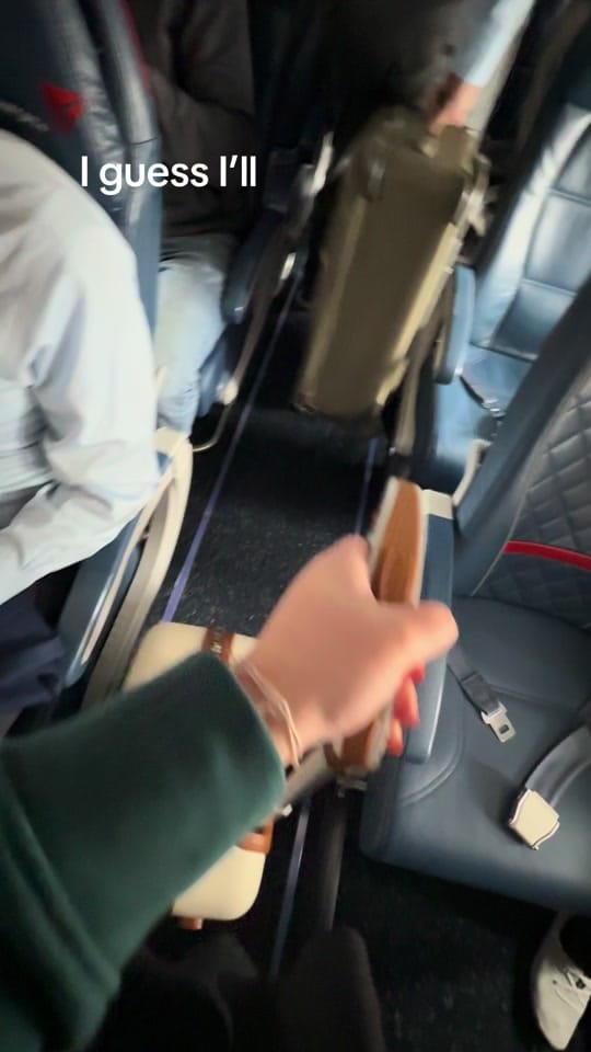 Post 1 by anna_azar8 on TikTok (video)