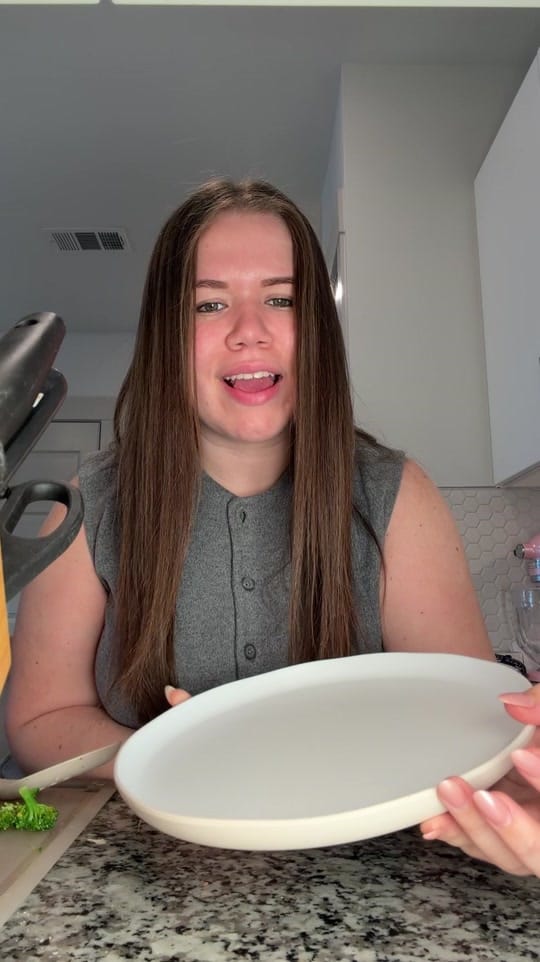Post 4 by Cristy Bu on TikTok (video)