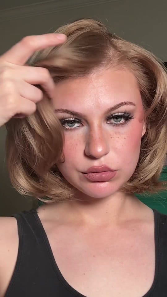 Post 5 by Alex Daniels on TikTok (video)