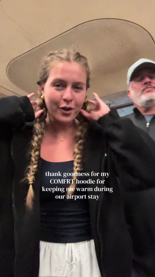 Post 1 by JULIA LAMIS on TikTok (video)