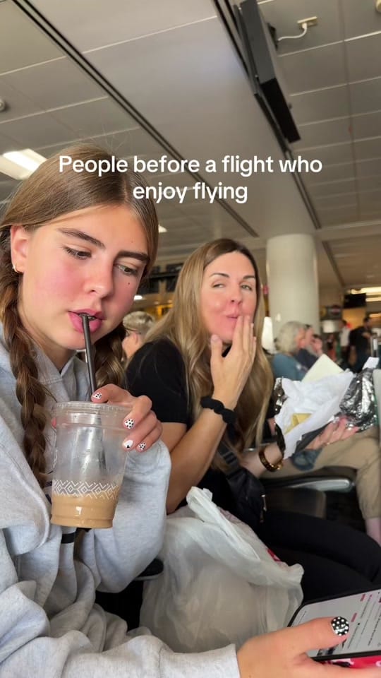 Post 9 by JULIA LAMIS on TikTok (video)