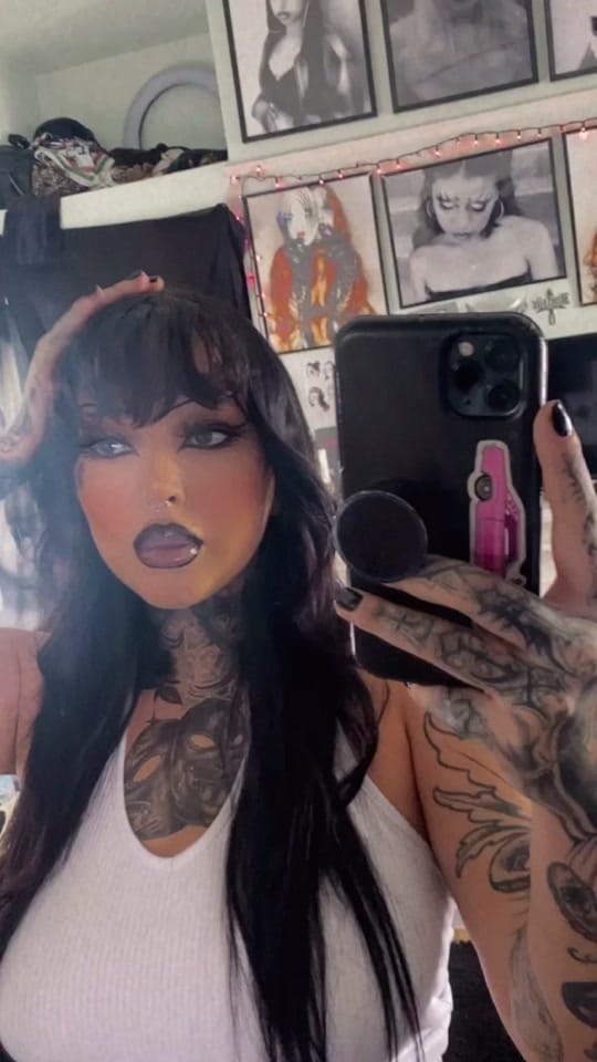 Post 6 by selenas on TikTok (video)