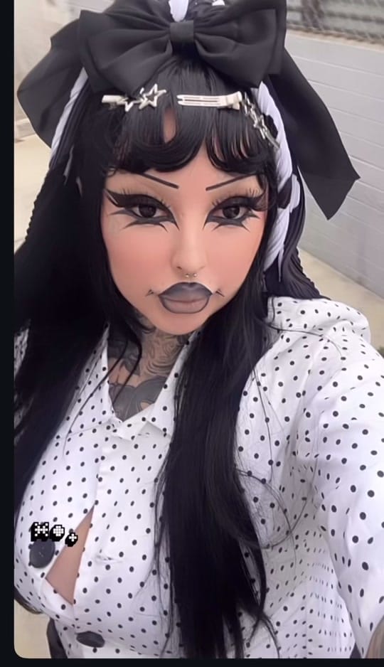 Post 1 by selenas on TikTok (video)