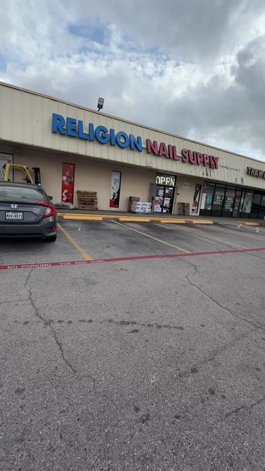 Post 3 by Janely ~ Houston Nail tech on TikTok (video)