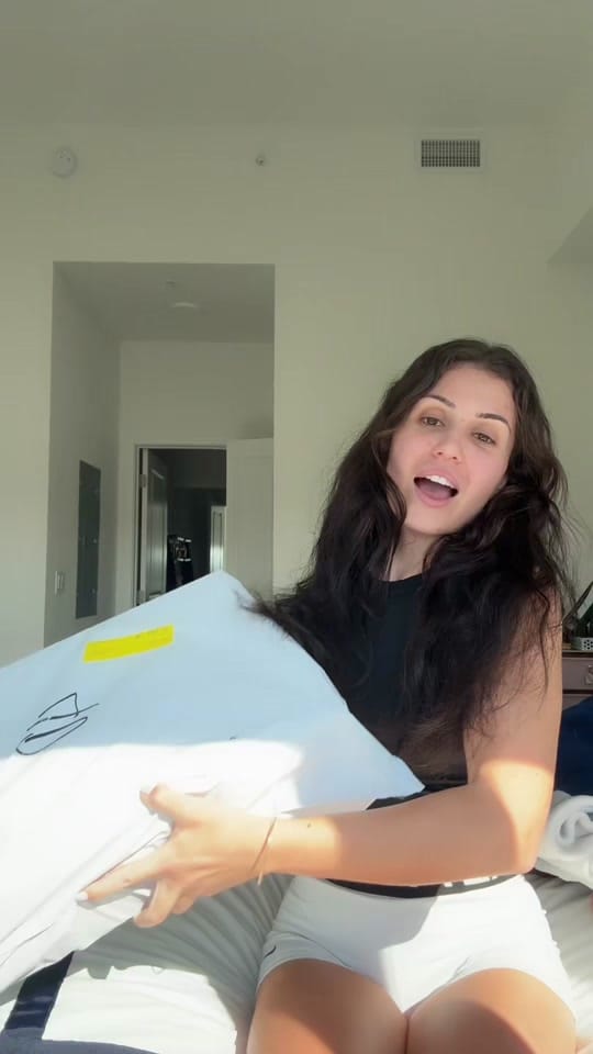 Post 6 by ARIANA PSARAKOS on TikTok (video)